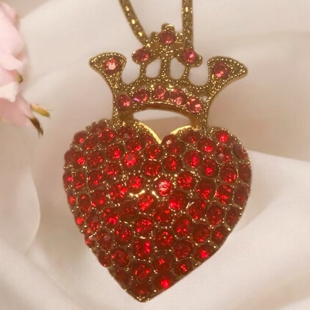 NEW Betsey Johnson Gold Crystal Crown Red CZ Heart Necklace 18”-22” chain NWT - Picture 3 of 8